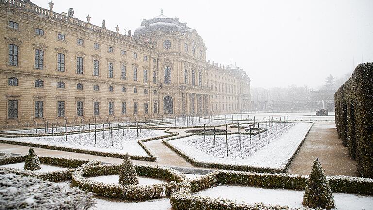 Pünktlich zum April, der wettertechnisch ja bekannterweise tut was er will, schneit und regnet es in Würzburg und Umgebung.