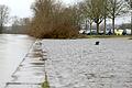 Bei Hochwasser besteht schnell die Gefahr, dass der Parkplatz am Gries in Haßfurt überflutet wird, wie dieses Archivbild aus dem Januar 2022 zeigt.