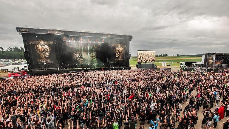 Harte Beats: Das «Summer Breeze» lockt Heavy-Metal-Fans nach Dinkelsbühl. Foto: Summer Breeze/dpa-tmn       -  Beim Summer Breeze ist auch 2023 ein beeindruckendes Line-up von Bands im Programm.