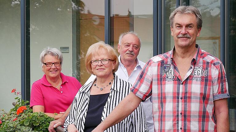 Der aktive Seniorenbeirat von Poppenhausen Inge Werner, Erna Ketterl, Manfred Breitenbach und Klaus Rebhan. Der aktive Seniorenbeirat von Poppenhausen Inge Werner, Erna Ketterl, Manfred Breitenbach und Klaus Rebhan.
