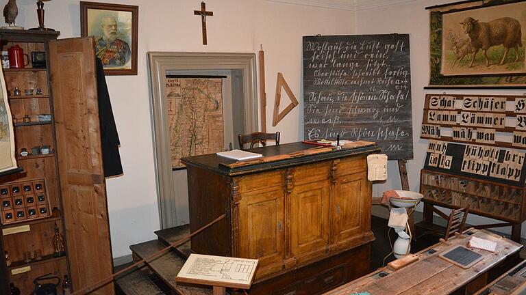 In Aschach gibt es Einblicke in frühere (Schul-)Zeiten. In Aschach gibt es Einblicke in frühere (Schul-)Zeiten.