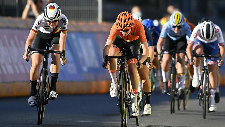 Sprint um Bronze: Linda Riedmann (links) gibt der Konkurrenz das Nachsehen.