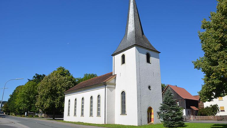 Die alte Kirche Maria Geburt in Lebenhan. Sie wurde unter der Kategorie &quot;E&quot; eingestuft.