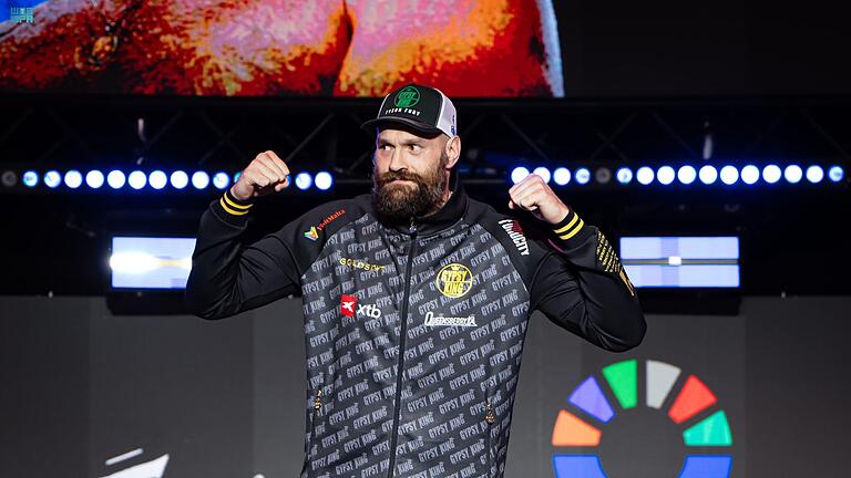Rückkampf in Riad: Usyk und Fury bitten erneut zum Spektakel - Boxsuperstar Tyson Fury hält den Kampf gegen seine mentalen Probleme für weitaus bedeutender als seine zahlreichen Erfolge als Sportler. Rückkampf in Riad: Usyk und Fury bitten erneut zum Spektakel - Boxsuperstar Tyson Fury hält den Kampf gegen seine mentalen Probleme für weitaus bedeutender als seine zahlreichen Erfolge als Sportler.