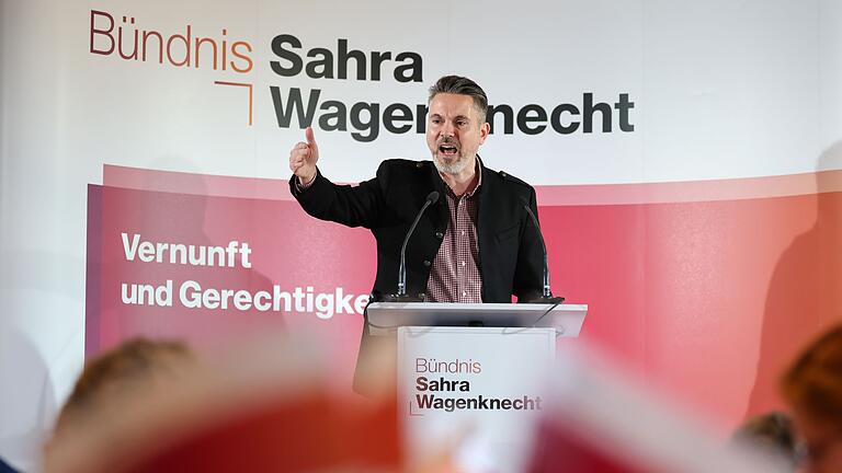 Politischer Aschermittwoch in Bayern - BSW       -  Fabio De Masi war beim politischen Aschermittwoch des BSW in der Nähe von Passau einer der Redner.