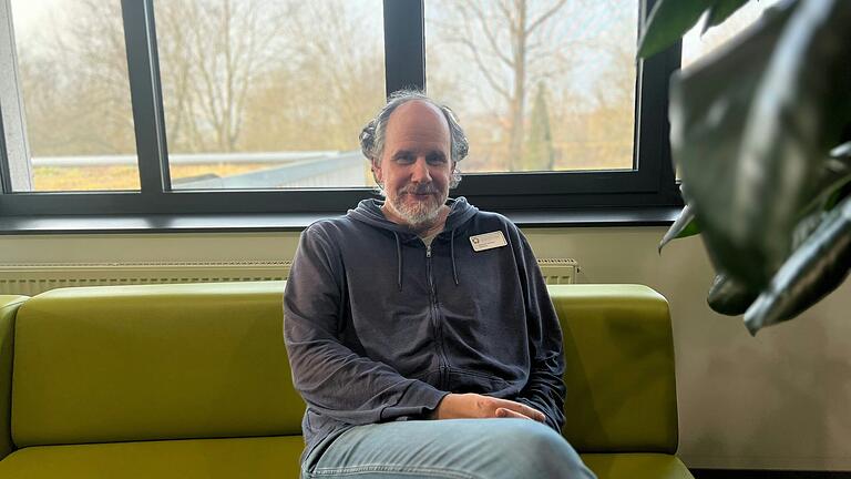 Markus Bauer ist Diplom-Psychologe am Rhön-Klinikum-Campus in Bad Neustadt. Die Patienten in seiner Therapiegruppe 'Junge Männer' haben häufig mit gesellschaftlichen Erwartungen an das Mann-Sein zu kämpfen. Markus Bauer ist Diplom-Psychologe am Rhön-Klinikum-Campus in Bad Neustadt. Die Patienten in seiner Therapiegruppe 'Junge Männer' haben häufig mit gesellschaftlichen Erwartungen an das Mann-Sein zu kämpfen.