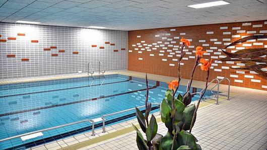 In neuem Glanz erstrahlt das Schwimmbecken im Königsberger Hallenbad.