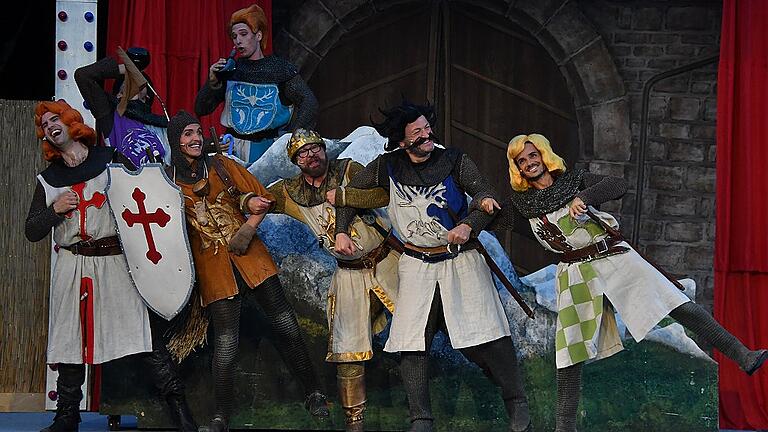 Das Monty-Python-Musical &bdquo;Spamalot&rdquo; um König Artus' schräge Rittertruppe gehört zu den Höhepunkten der diesjährigen Frankenfestspiele.