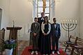 Vor kurzem wurden in der Heilig-Kreuz-Kirche in Holzhausen von Pfr. Matyas Beke drei Konfirmanden aus Holzhausen konfirmiert. Ihre Konfirmation feierten: Jannis Seufert, Leonie Schmidt und Philipp Simon.
