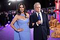 Catherine Zeta-Jones und Michael Douglas       -  Schauspielerin Catherine Zeta-Jones hat zum gemeinsamen Geburtstag mit ihrem Ehemann Michael Douglas ein Nacktfoto von sich gepostet.