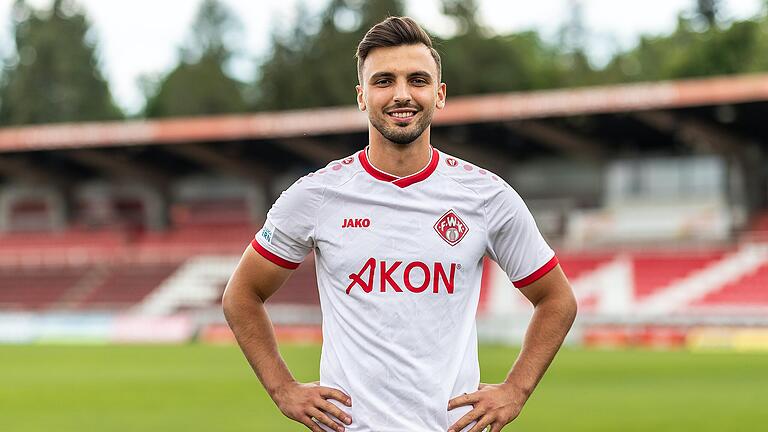 Dardan Karimani von den Würzburger Kickers. Dardan Karimani von den Würzburger Kickers.