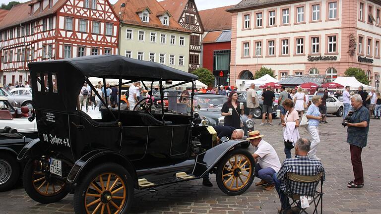 Mit Abstand das älteste Auto beim Oldtimertreffen in Karlstadt war dieser Ford Modell T (Tin Lizzie) von 1915 mit 20 PS aus einem 2,9-Liter 4-Zylinder-Motor.