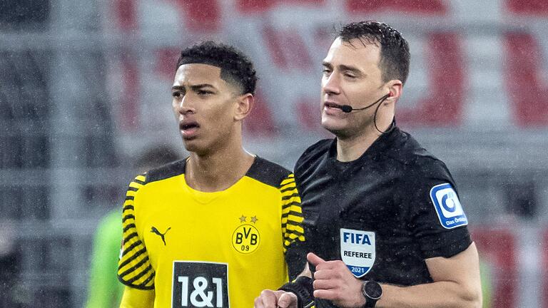 Jude Bellingham und Felix Zwayer       -  Ex-BVB-Spieler Jude Bellingham und Schiedsrichter Felix Zwayer haben eine Vorgeschichte und sehen sich im EM-Halbfinale wieder.