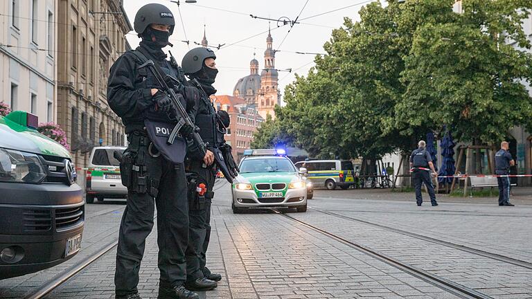 Der Messerangriff war eines der meistgelesenen Themen der Würzburg-Redaktion der Main-Post. Der Messerangriff war eines der meistgelesenen Themen der Würzburg-Redaktion der Main-Post.