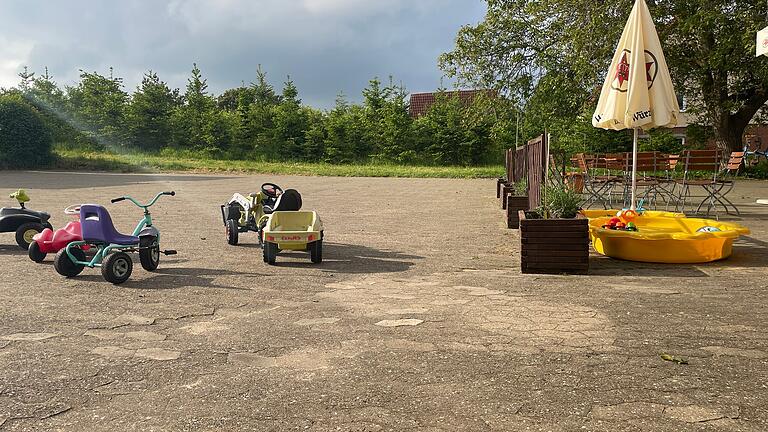 Im Gasthof und Weinbau Lehner in Rüdenhausen können Kinder direkt neben dem Biergarten Bobbycar fahren.&nbsp;