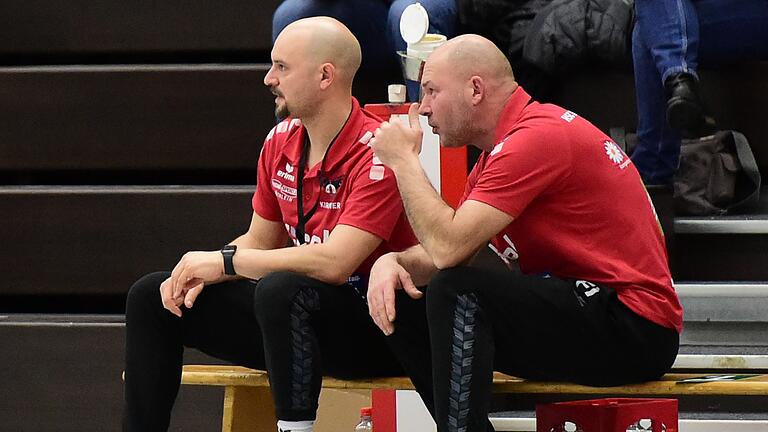 Für Frank Ihl (rechts) war die Partie gegen den HSC Coburg II das letzte Heimspiel als Trainer des HSC Bad Neustadt. Florian Hauck (links) beerbte ihn Anfang Januar.