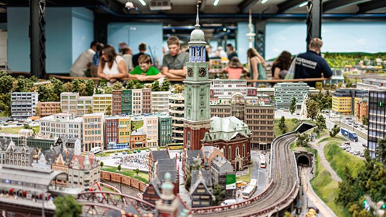 Hamburger Miniaturwunderland       -  Das Miniaturwunderland in Hamburg ist zur beliebtesten Sehenswürdigkeit in Deutschland gewählt worden.