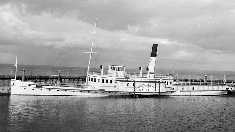 Dampfschiff Säntis       -  Trotz aller Widrigkeiten wollten die Verantwortlichen noch eine Bergung der Säntis versuchen. (Archivbild)