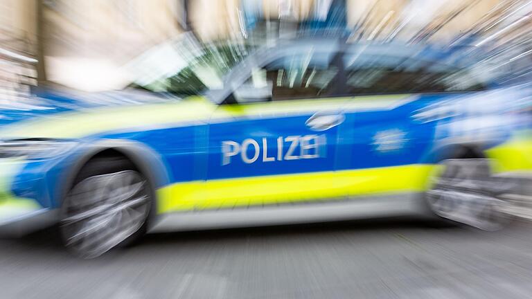 Die Polizei Mellrichstadt (Symbolbild) rettete einen Mäusebussard von der Stockheimer Straße. Die Polizei Mellrichstadt (Symbolbild) rettete einen Mäusebussard von der Stockheimer Straße.