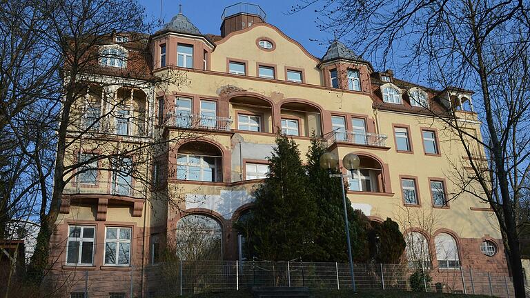 Das sogenannte Marinekurlazarett in Bad Kissingen wurde in der Blütezeit des Bad Kissinger Kurbetriebs als Hotel erbaut.