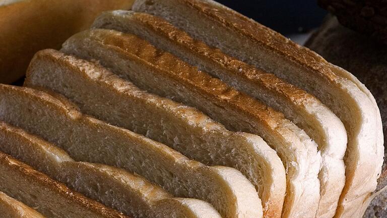 Toastbrotscheiben       -  Goldbraun und gut? Stiftung Warentest hat 24 verschiedene Sorten Toast getestet.