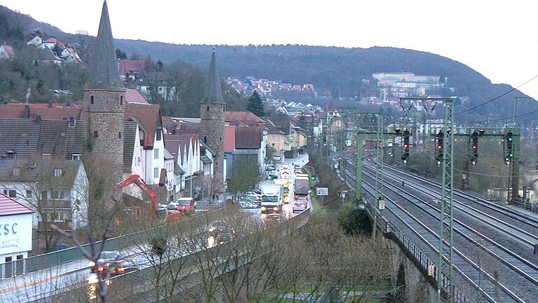 Gemünden Verkehr       -  Kilometerlange Lärmschutzwände will die Deutsche Bahn entlang der Gleisstränge in Gemünden, Wernfeld, Schaippach und Langenprozelten (dort beidseitig) bauen.