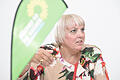 Gespräch mit Claudia Roth       -  Die Abgeordnete und Vizepräsidentin des Bundestages Claudia Roth (Bündnis 90/Die Grünen) spricht am Donnerstag (26.05.16) im Büro der Grünen in Würzburg mit einem Redakteur der Main-Post.