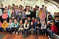 Großer Jubel bei den Kindern der Jugendgruppe der Wasserwacht-Ortsgruppe Markt Triefenstein über das Geschenk, über zehn verliehene Urkunden für fünf Jahre Aktivität in der Ortsgruppe und die sehr muntere Kinderdisco im 'Meteor' in Lengfurt.