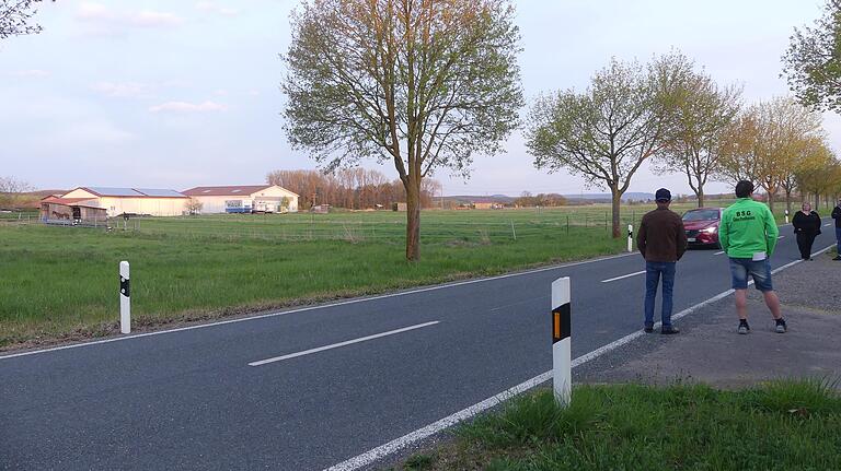 Auch eine Freifläche an der Dürrfelder Straße bei Obereuerheim steht zur Auswahl.