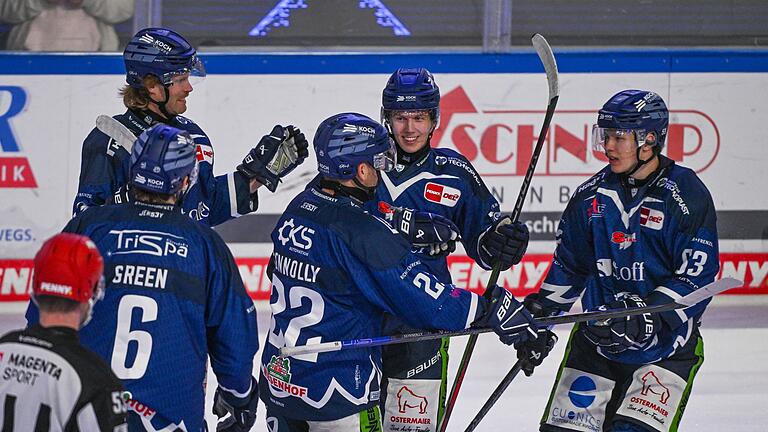 Die Straubing Tigers steht im Playoff-Viertelfinale. - Die Straubing Tigers stehen nach dem Erfolg in Frankfurt im Playoff-Viertelfinale. Die Straubing Tigers steht im Playoff-Viertelfinale. - Die Straubing Tigers stehen nach dem Erfolg in Frankfurt im Playoff-Viertelfinale.