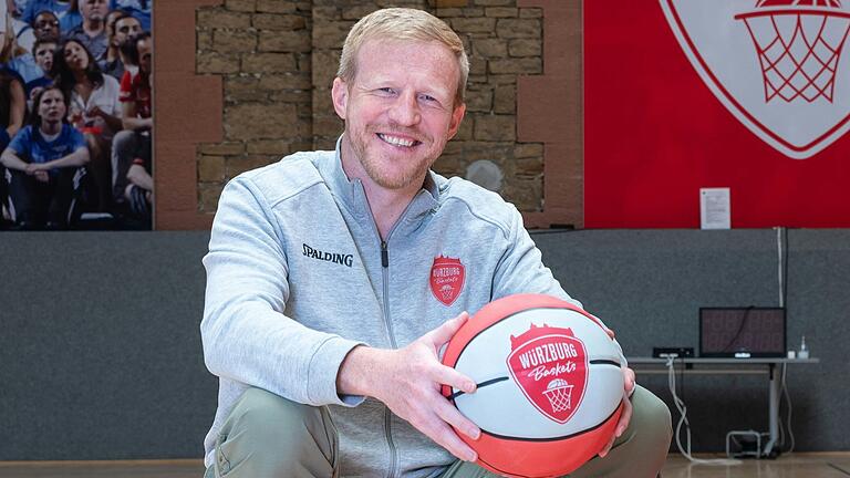 Geschäftsführer Steffen Liebler von den Würzburg Baskets im Trainingszentrum des Basketball-Bundesligisten.