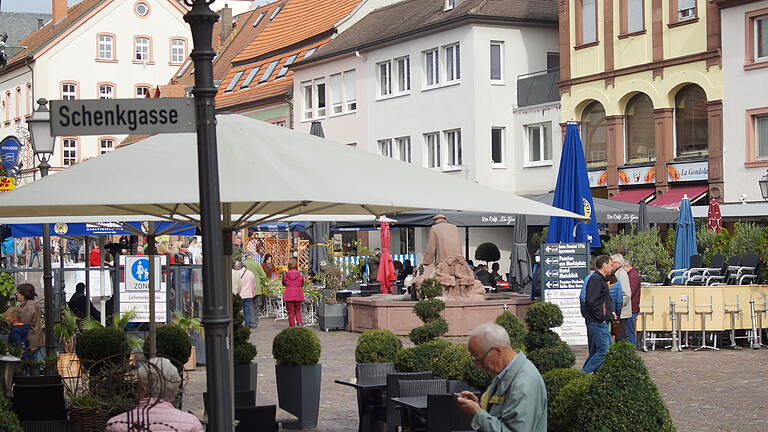 Der Martinimarkt mit verkaufsoffenen Geschäften war am Sonntag in Marktheidenfeld gut besucht.