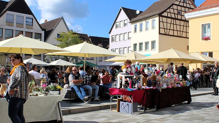 Bunt, lebendig und fröhlich präsentierte sich Mellrichstadt beim stark frequentierten 'Mellerschter Herbst' Bunt, lebendig und fröhlich präsentierte sich Mellrichstadt beim stark frequentierten 'Mellerschter Herbst'