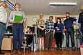 Große Pläne hat der Bürgermeister (Christian Stingl, Zweiter von links): Ob das gut geht, fragen sich zweiter Bürgermeister (Udo Streit, links) sowie Sekretärin Flocke (Marina Stingl), Archivar (Peter Hümpfner), Gemeinderätin Höschen (Doreen Gierer), Gemeinderat und Casanova Feinripp (Philipp Kalke) sowie die Oppositionsführerin (Marion Höfling).