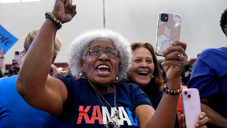 Wahlkampf in den USA - Harris - Eine Harris-Anhängerin hofft auf den Sieg der Demokratin. Wahlkampf in den USA - Harris - Eine Harris-Anhängerin hofft auf den Sieg der Demokratin.