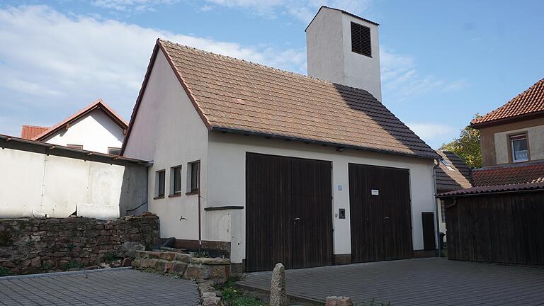 Die Feuerwehr Unterweißenbrunn sucht ein neues Domizil. Das bestehende Gerätehaus ist zu klein.