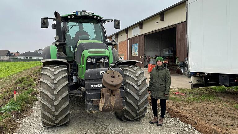 Die Traktoren der Familie Kübert sind knapp drei Meter breit, weitere landwirtschaftliche Fahrzeuge noch breiter. Wenn sich am Beschluss des Bauausschusses nichts ändert, muss bei Begegnungsverkehr weiterhin umständlich ausgewichen werden.