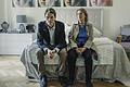 Szene aus dem aktuellen Franken-'Tatort': Die Kriminalhauptkommissare Felix Voss (Fabian Hinrichs) und Paula Ringelhahn (Dagmar Manzel) am Bett der toten Barbara Sprenger.