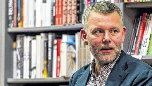 Sympathisch: Arne Dahl in der Buchhandlung Vogel.