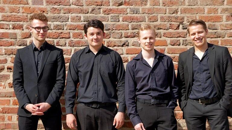 Das Nimrod-Quartett spielt  mit Waldemar Darscht, Franz Berlin, Adrian Schneider und Martin Matos Mendoza  beim  Hochschulpodium in Bad Brückenau. Foto: Bernhard Schmidt       -  Das Nimrod-Quartett spielt  mit Waldemar Darscht, Franz Berlin, Adrian Schneider und Martin Matos Mendoza  beim  Hochschulpodium in Bad Brückenau. Foto: Bernhard Schmidt