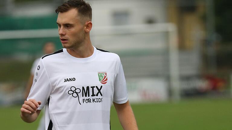 Fabio Bozesan wechselte im Sommer in der Fußball-Bayernliga Nord vom FV 04 Würzburg zum TSV Abtswind. Nun trifft er mit seiner neuen Mannschaft auf seine Ex-Kollegen.