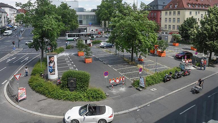 Der jetzt für Autos gesperrte Kardinal-Faulhaber-Platz.