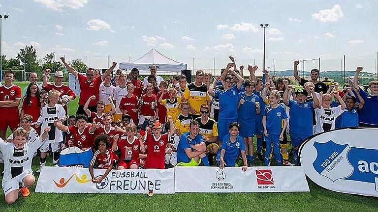 Freude am Fußball für Menschen mit und ohne Handicap hatten beim inklusiven Fußball-Freunde-Cup in Hoffenheim auch die Marktheidenfelder Schüler.