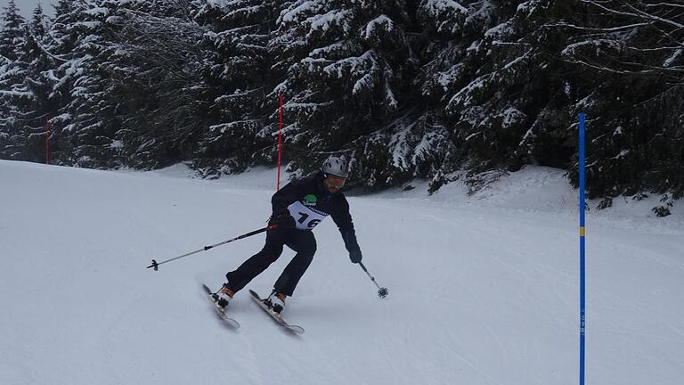 Der alpine Wintersport in der Rhön findet aktuell nur bei Vereinsmeisterschaften statt. - Der alpine Wintersport in der Rhön findet aktuell nur bei Vereinsmeisterschaften statt. Der alpine Wintersport in der Rhön findet aktuell nur bei Vereinsmeisterschaften statt. - Der alpine Wintersport in der Rhön findet aktuell nur bei Vereinsmeisterschaften statt.