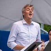 Der belgische Tenor Jan van Elsacker singt portugiesische Weisen. Der belgische Tenor Jan van Elsacker singt portugiesische Weisen.