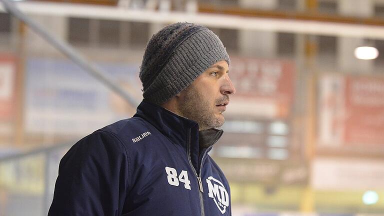 Wird seinen Posten wohl räumen: Christopher Schadewaldt, derzeit Sportleiter des ERV Schweinfurt. Wird seinen Posten wohl räumen: Christopher Schadewaldt, derzeit Sportleiter des ERV Schweinfurt.