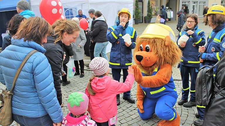 Einiges los sein wird in der Gerolzhöfer Altstadt beim Frühlingsfest mit verkaufsoffenem Sonntag am 13. April. Einiges los sein wird in der Gerolzhöfer Altstadt beim Frühlingsfest mit verkaufsoffenem Sonntag am 13. April.