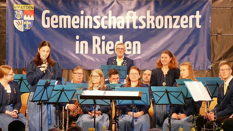 Am 3. März dieses Jahres war der Musikverein Rieden wieder Gastgeber des Gemeinschaftsvereins der drei Ortsteile in der Gemeinde Hausen. Gefeiert wurde ein doppeltes Jubiläum. Das Gemeinschaftskonzert gibt es seit 30 Jahren und der Musikverein Rieden eröffnete damit sein Jubiläumsjahr zum 100-jährigen Bestehen.