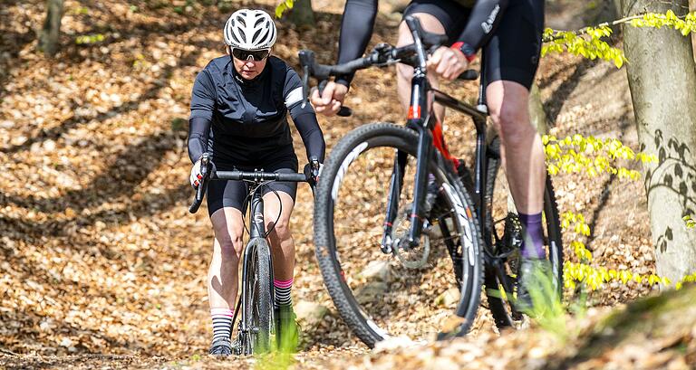 Susanne Volkheimer, Geschäftsführerin von Haßberge Tourismus, ist selbst leidenschaftliche Radfahrerin - ob auf Rennrad, Moutainbike oder Gravelbike.