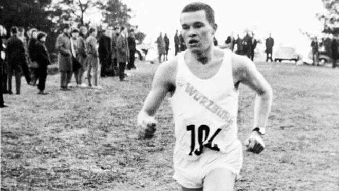 Otto Knarr im Trikot der DJK Würzburg in der Blüte seiner Leichtathletik-Laufbahn.